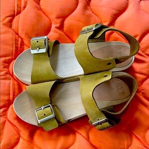Bryr clogs - Ursi platform sandals - fennel size 7